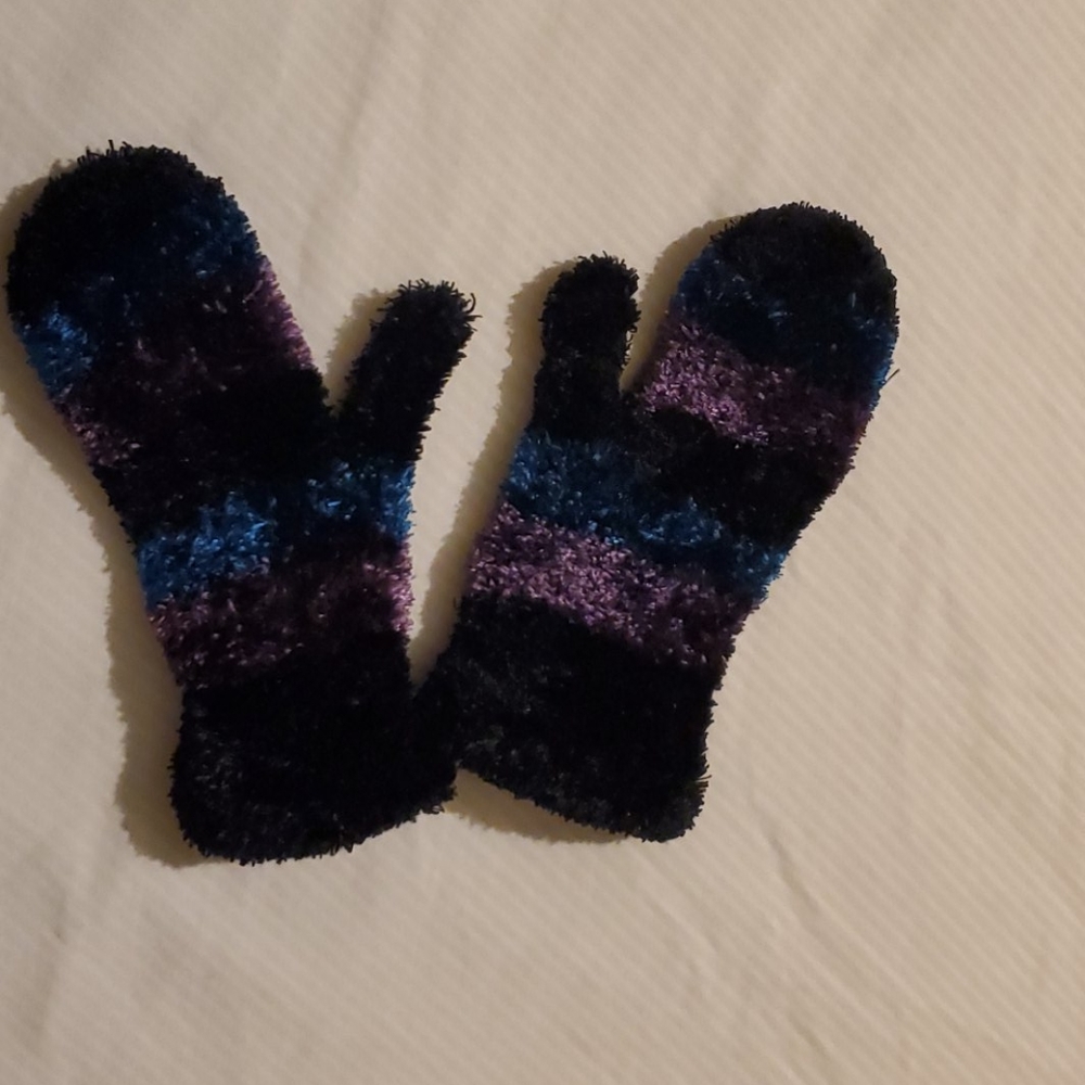 Black/Blue/Purple Mittens